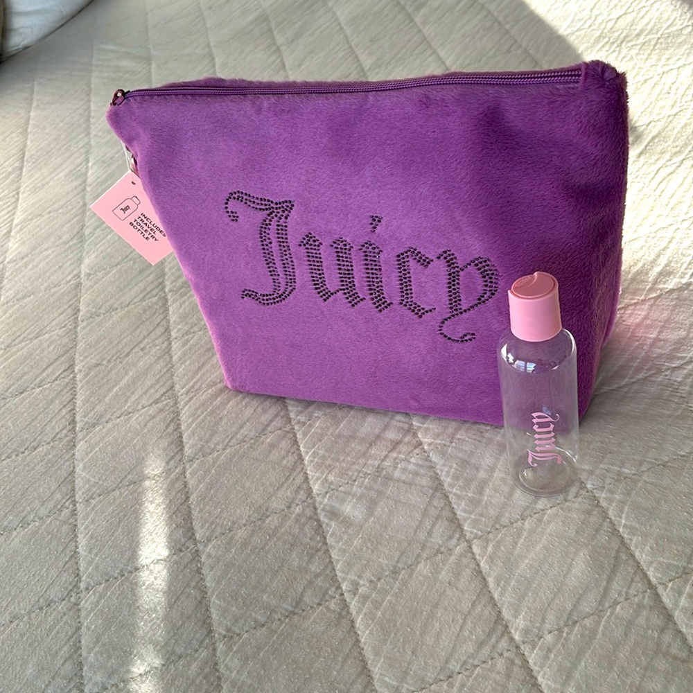 Juicy Couture large purple travel pouch NET
